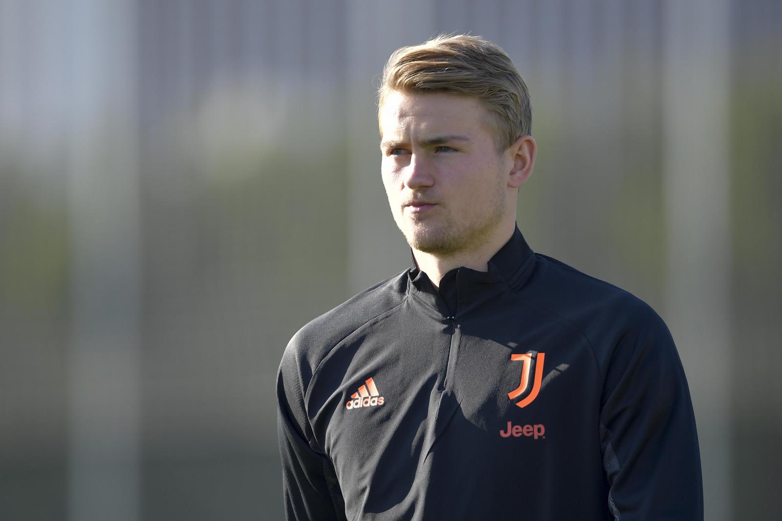 Juve, De Ligt alla guida dei giovani: “Vogliamo essere i nuovi Buffon, Bonucci e Chiellini“