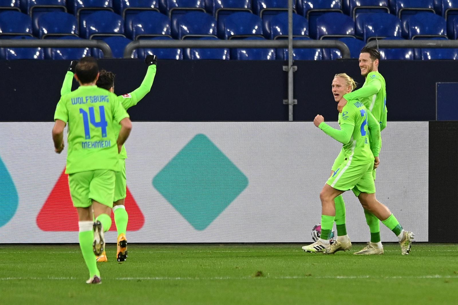 Bundesliga, Weghorst trascina il Wolfsburg: 5-3 al Werder!