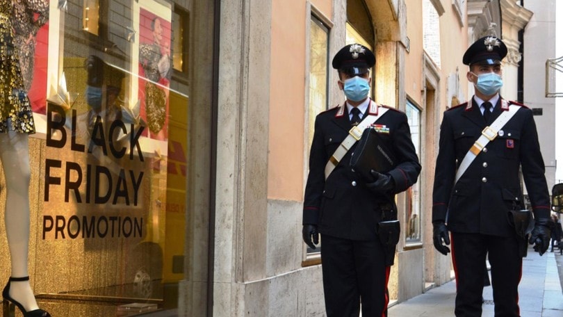 Coronavirus, Roma e le regole del Natale: controlli dei carabinieri