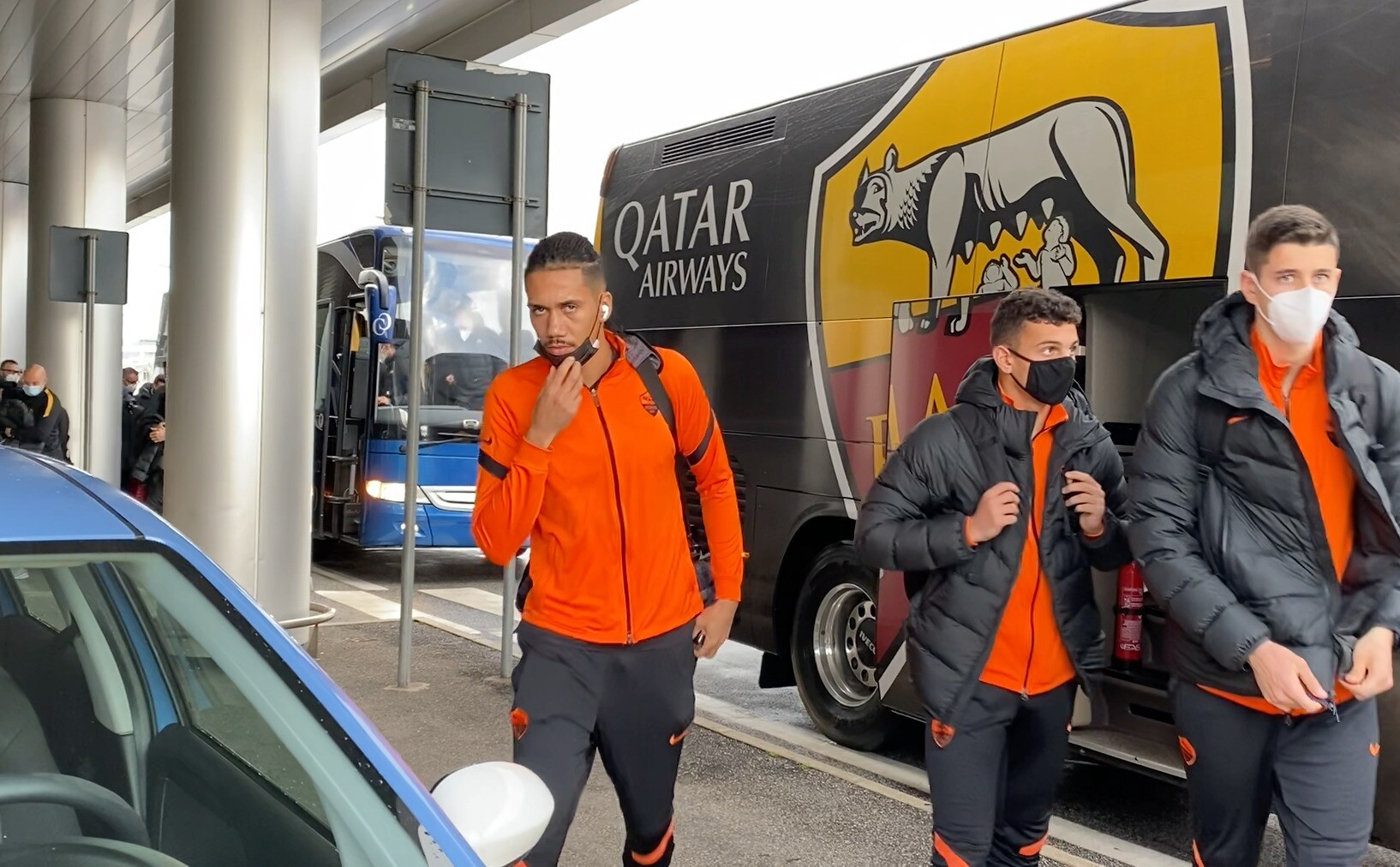 La Roma in partenza per Sofia: c'è Smalling, assenti sette big!