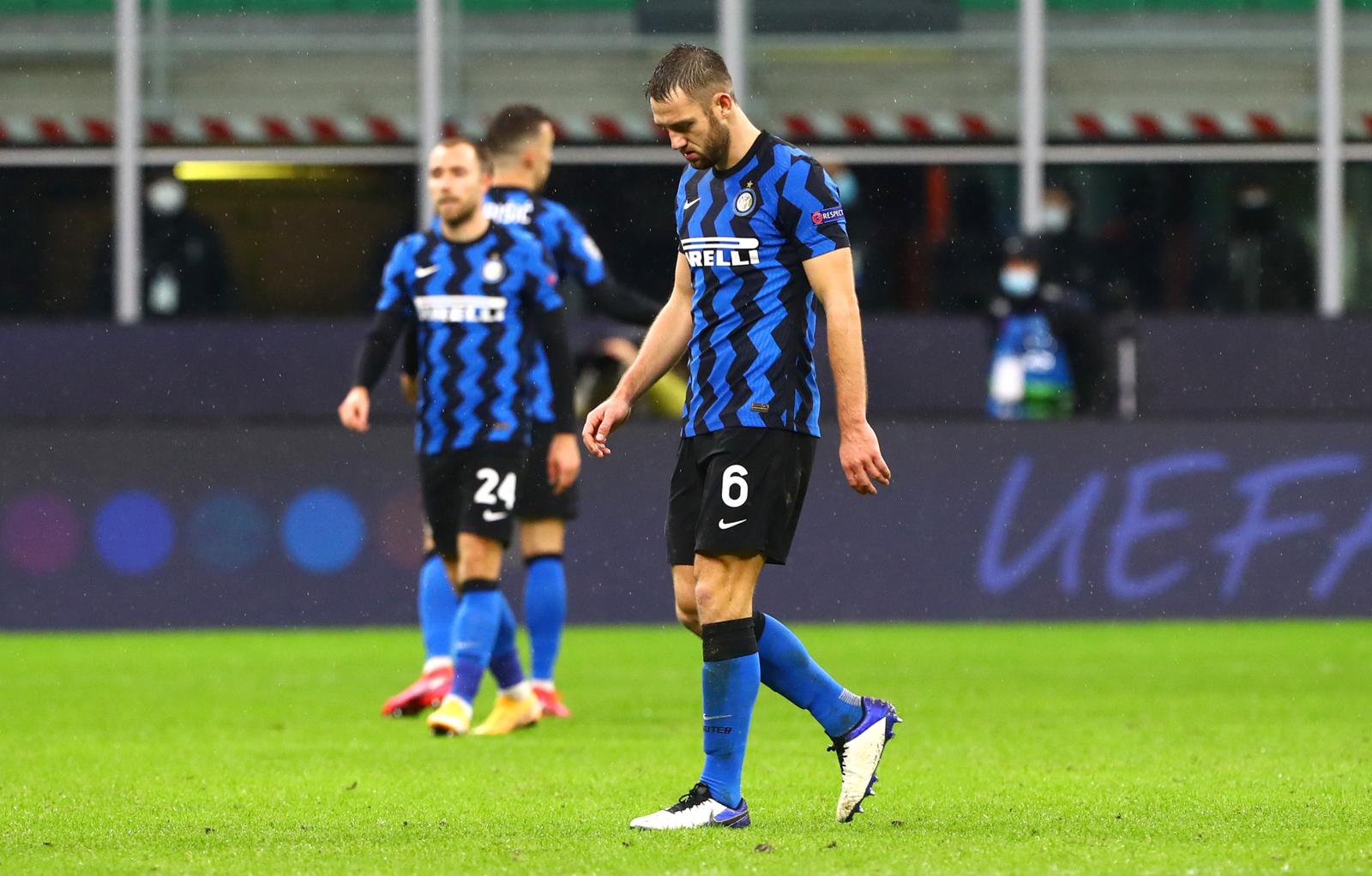 De Vrij e l���Inter fuori dalla Champions, i tifosi della Lazio scatenati: “Spiaze”