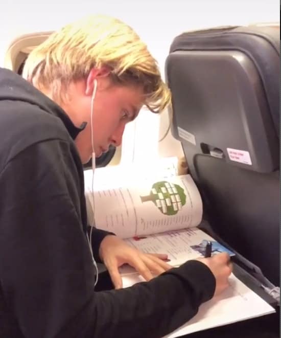 Hauge, il talento del Milan che studia l'italiano in aereo