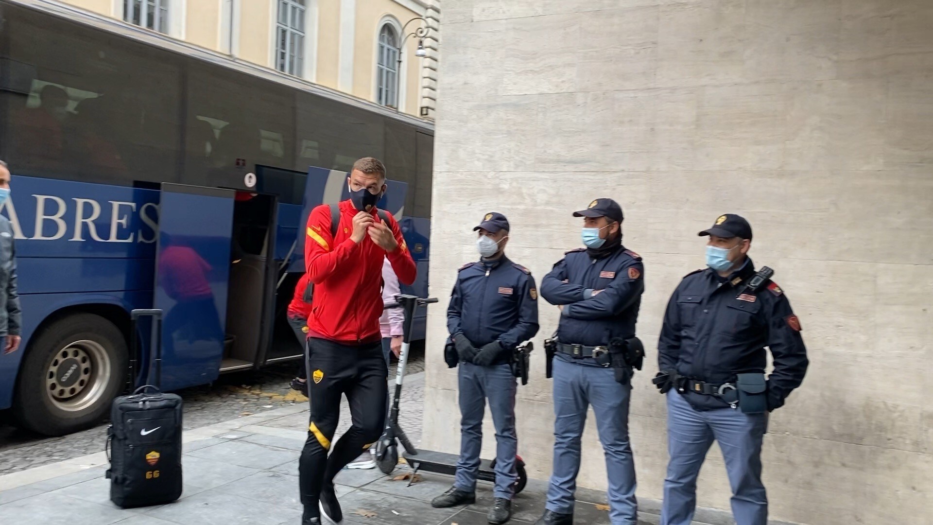 La Roma in partenza per Bologna: ecco Smalling, Pellegrini e Veretout