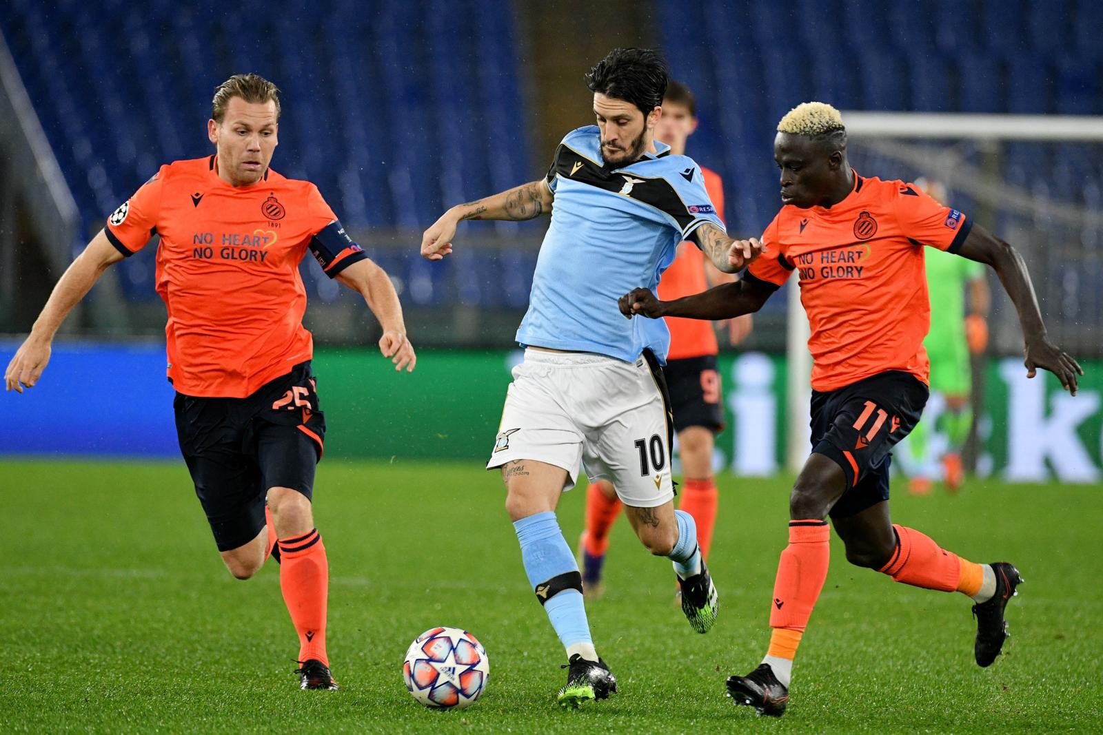 Covid, tre positivi al Bruges: c'è anche Vormer, a segno con la Lazio