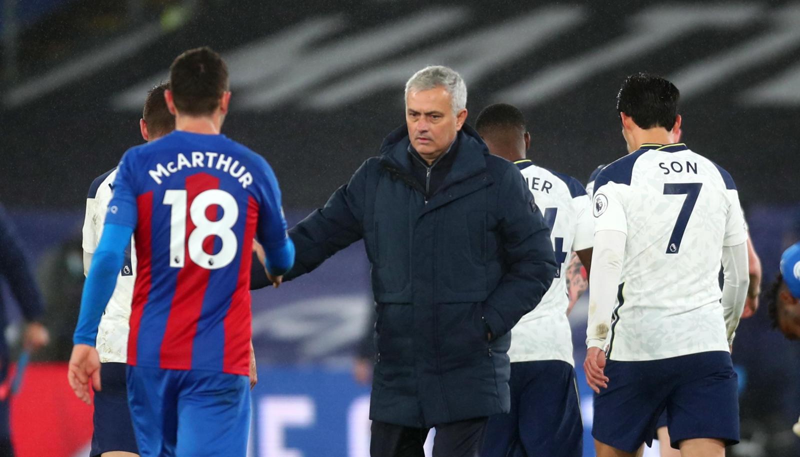 Premier, Mourinho e Klopp pareggiano: Tottenham e Liverpool sempre in vetta