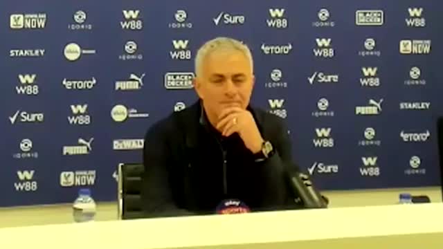 Mourinho difende Lloris: "Ho il miglior portiere della Premier"