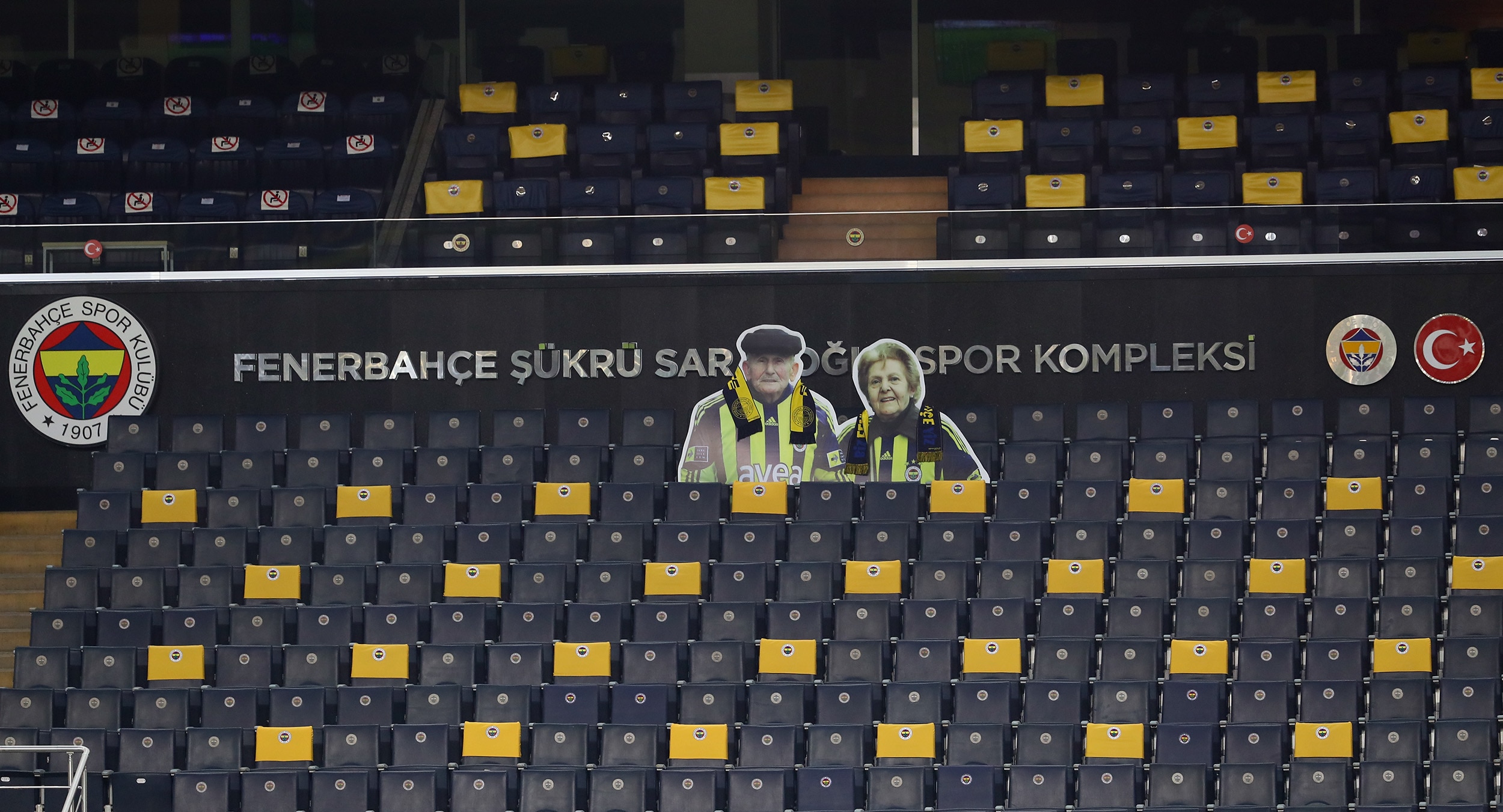 Fenerbahce, la coppia di tifosi che ha commosso il web