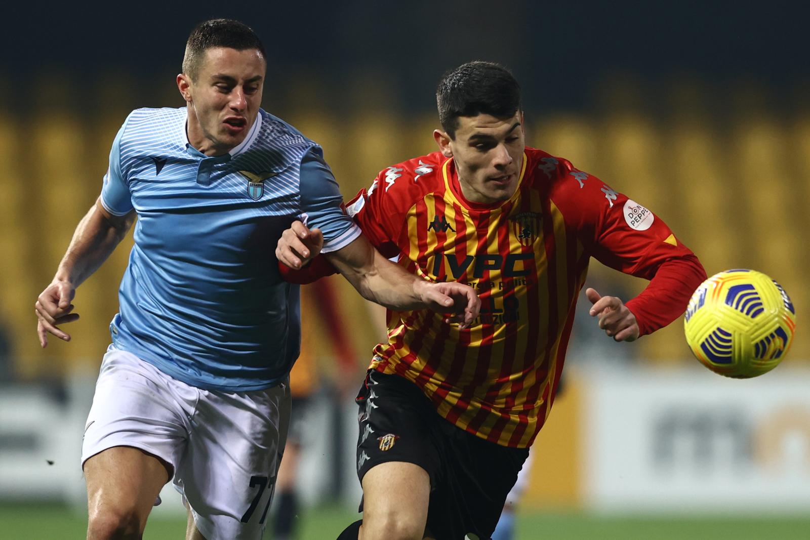 Lazio, Marusic: “Cambiamo qualcosa e miglioriamo. Testa al Napoli“