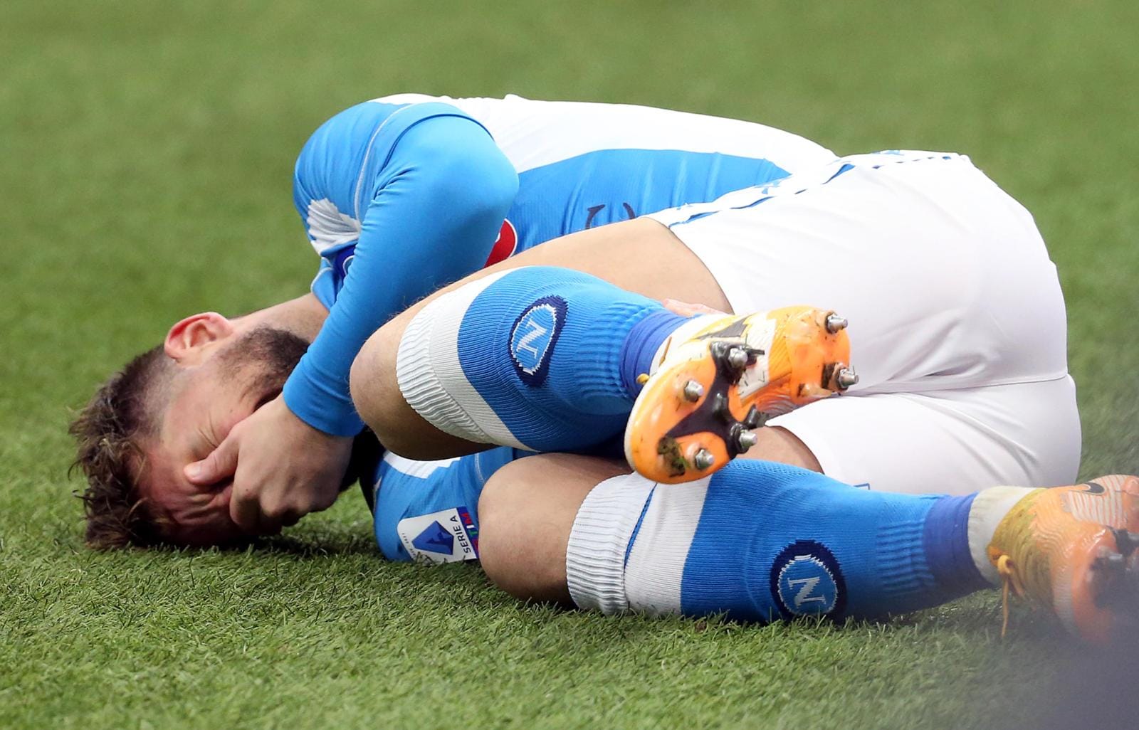 Infortunio Mertens: esce in lacrime durante Inter-Napoli