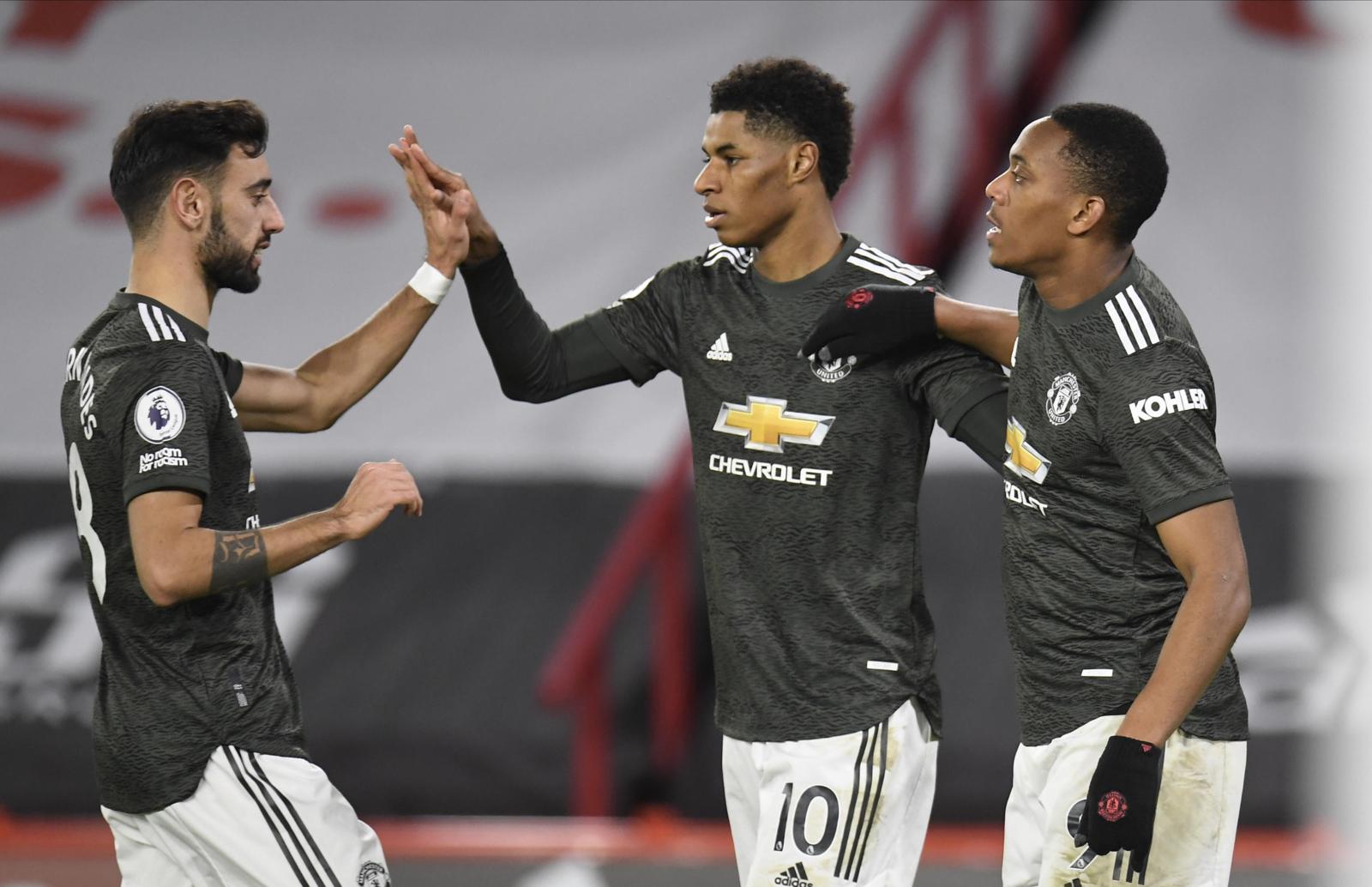 Lo United aggancia Ancelotti: Rashford e Martial ribaltano lo Sheffield