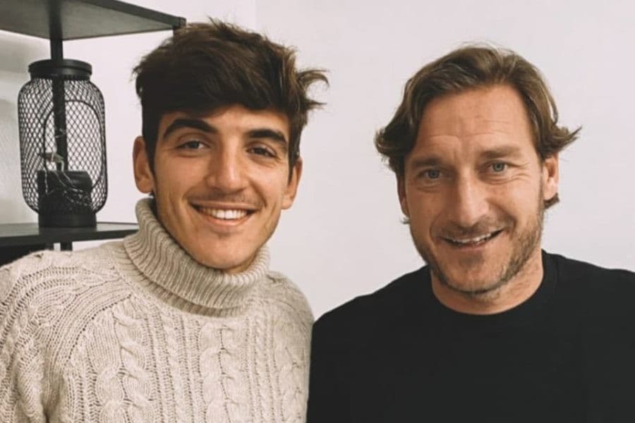 Roma, Villar a pranzo con Totti: “Sono senza parole, è una leggenda“