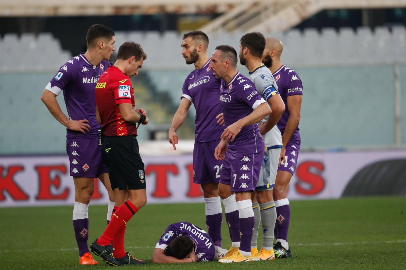 Fiorentina-Verona, Fourneau rigori senza senso. Graziato Bonaventura