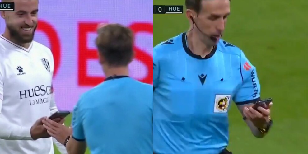 Clamoroso in Liga: in campo 7 minuti con il telefono, poi l'arbitro...