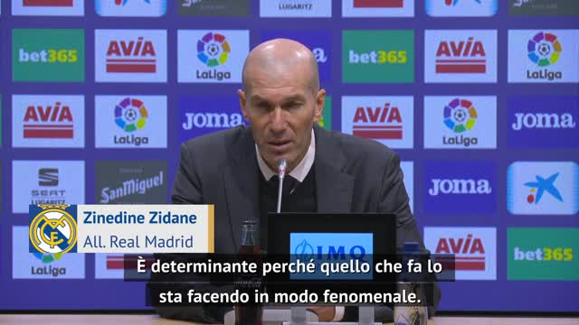 Zidane sul paragone CR7-Benzema: "Karim non fa solo gol"