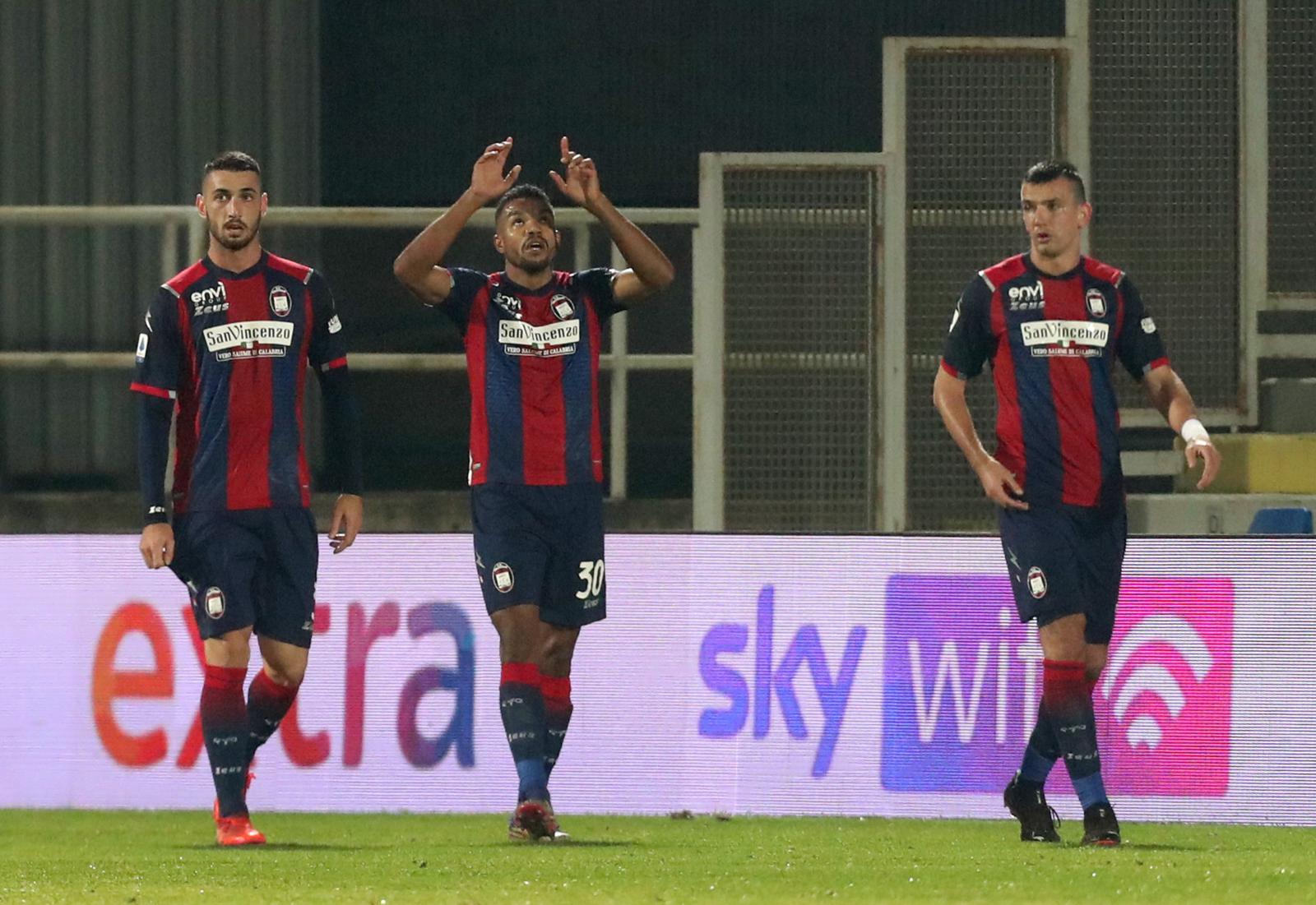 Crotone-Parma 2-1: doppietta show di Messias, Stroppa non è più ultimo