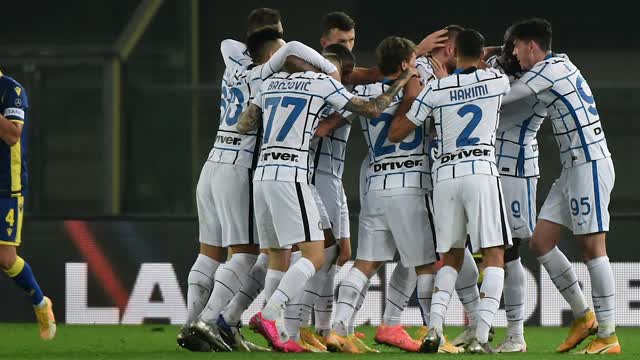 Conte e lo scudetto: "Ci sono sette squadre attrezzatissime"
