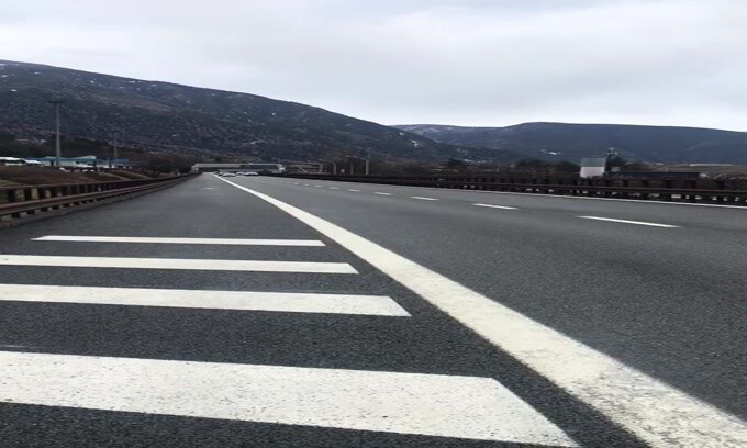 Vaccino Covid, le prime dosi italiane arrivano con la scorta di sicurezza della Polizia Stradale