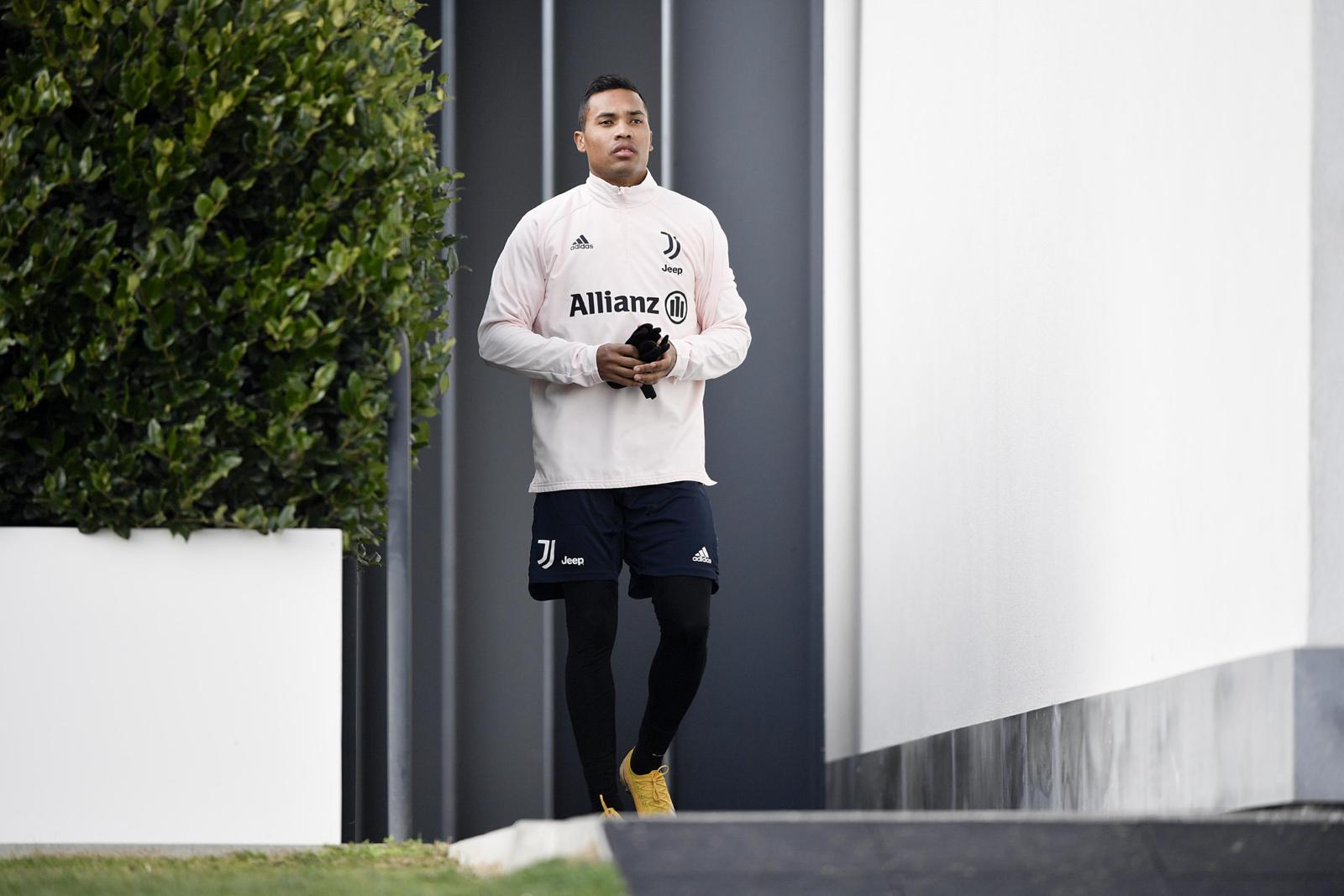 Alex Sandro positivo al Coronavirus: l'annuncio della Juve