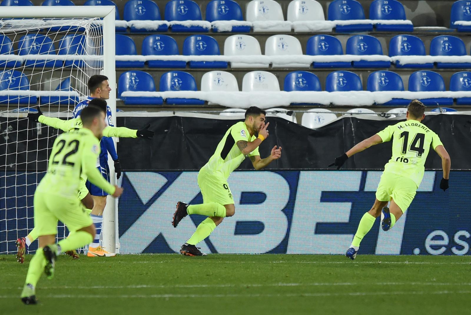 Liga, Suarez decisivo: l'Atletico vince in casa dell'Alaves e torna in vetta