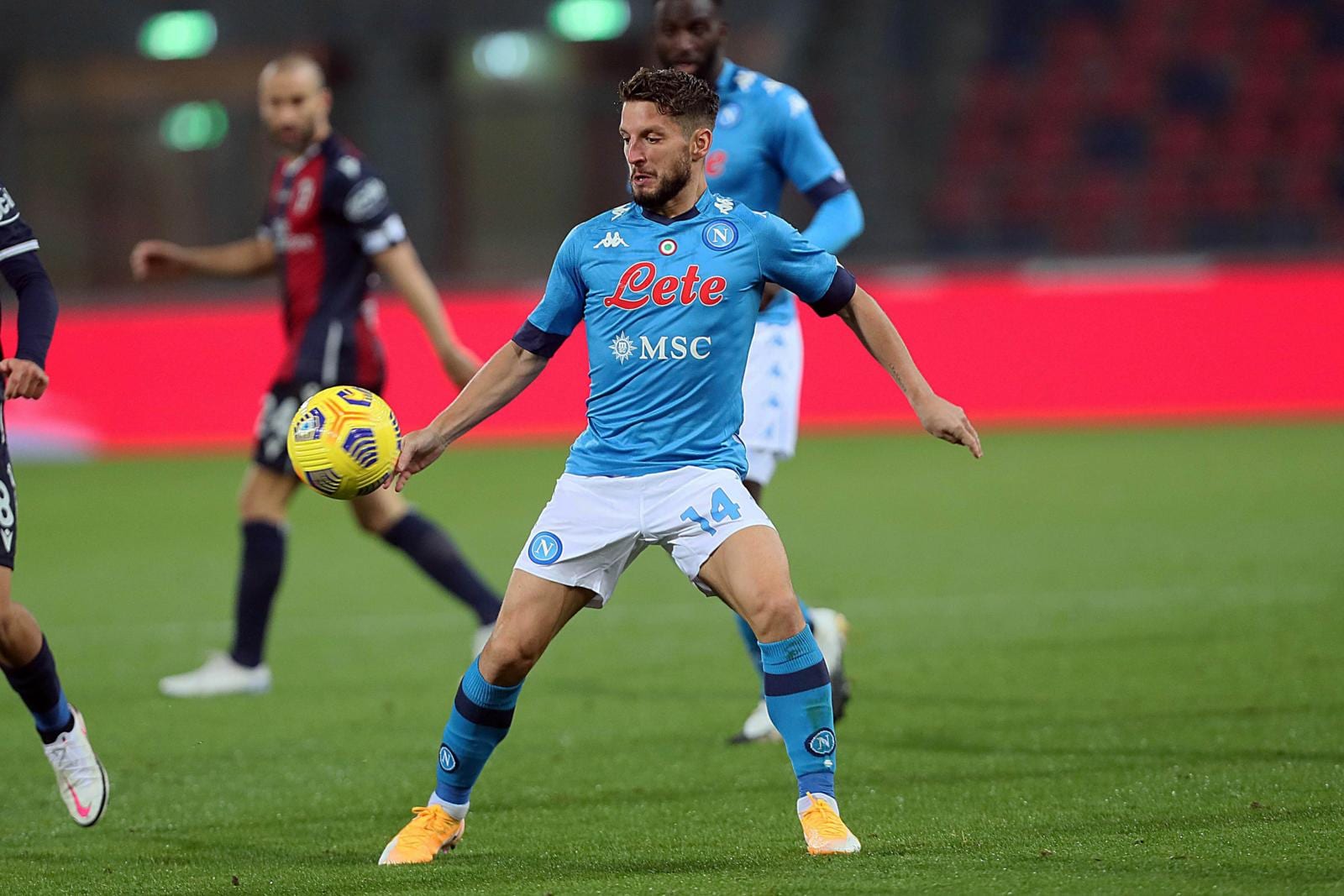 Napoli, per Mertens lavoro a parte e terapie