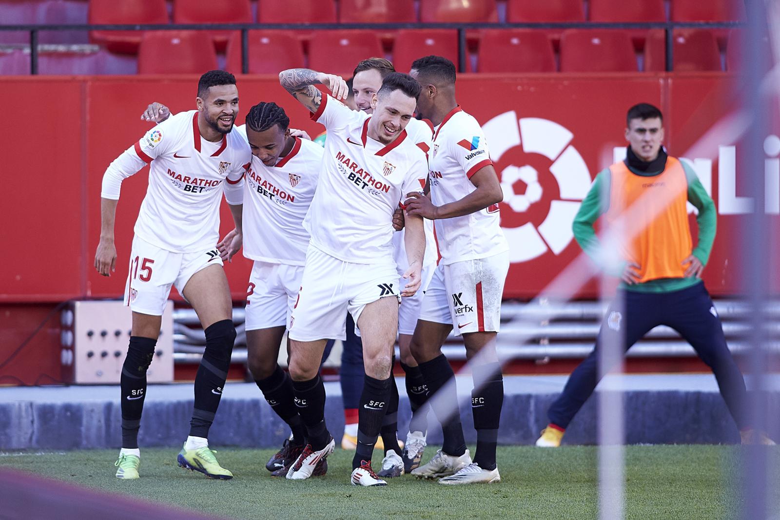 Liga, Siviglia trascinato da En Nesyri. Battuta la Real Sociedad