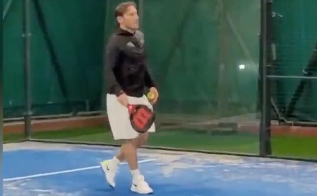 Totti e De Rossi si sfidano a Padel: che schiacciate dei due capitani!