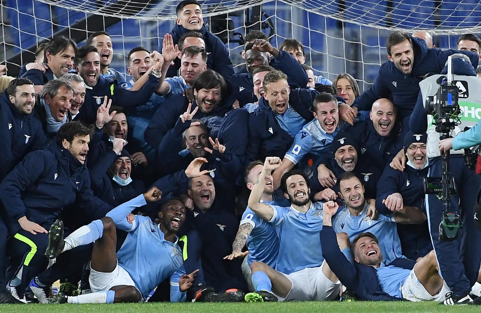 Lazio, festa dei tifosi sui social: “Ha vinto la squadra più forte e che Mago!