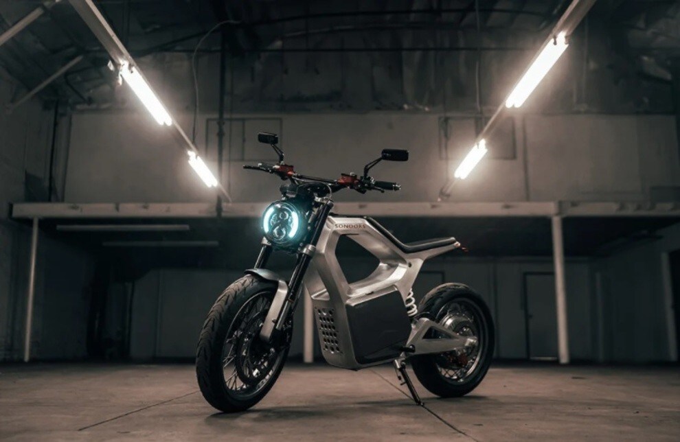 Sondors Metacycle, l'elettrica che ti ricarica il telefonino