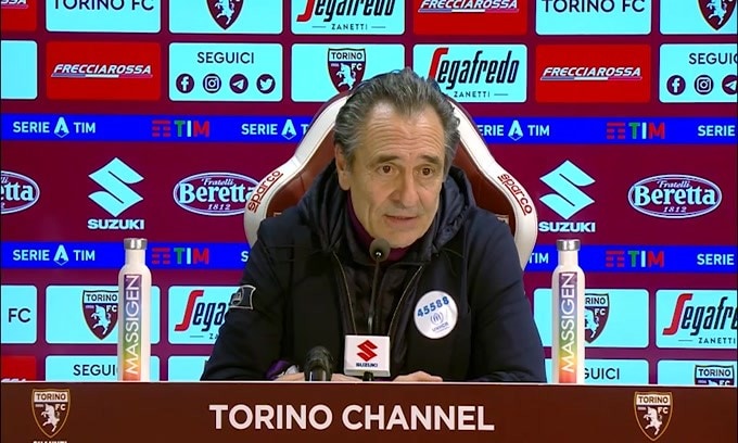 Prandelli: "Togliamoci l'abito bello e metteniamone uno pratico"