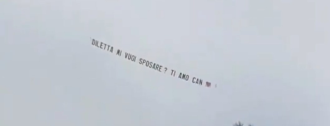 Can Yaman, un aereo per chiedere la mano a Diletta. Sarà vero?