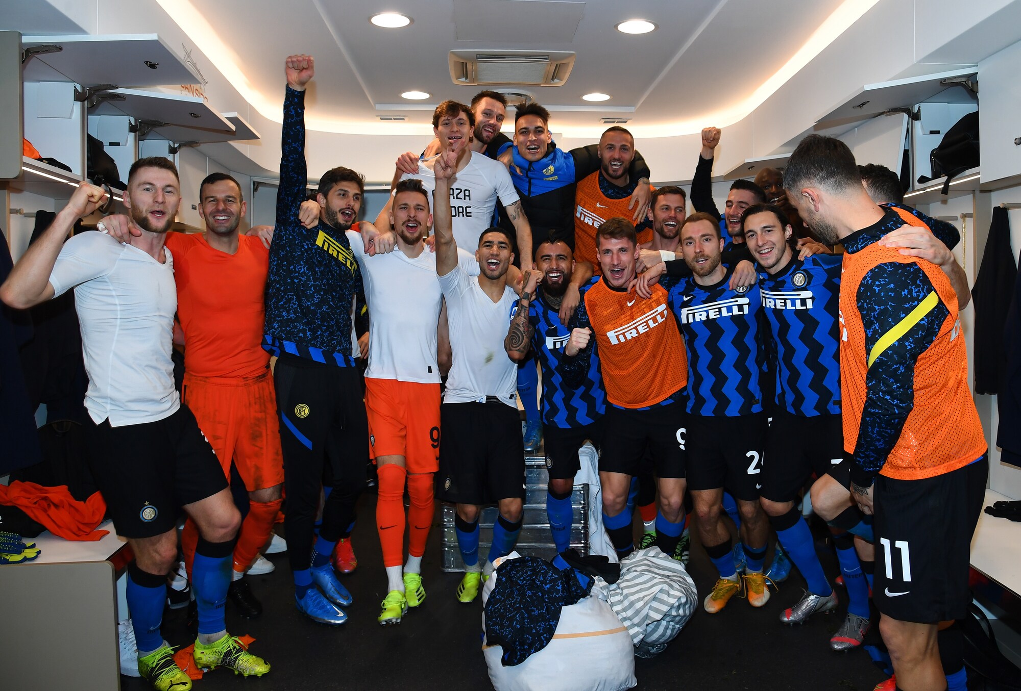 La festa dell'Inter dopo il derby, che esultanza per i nerazzurri!