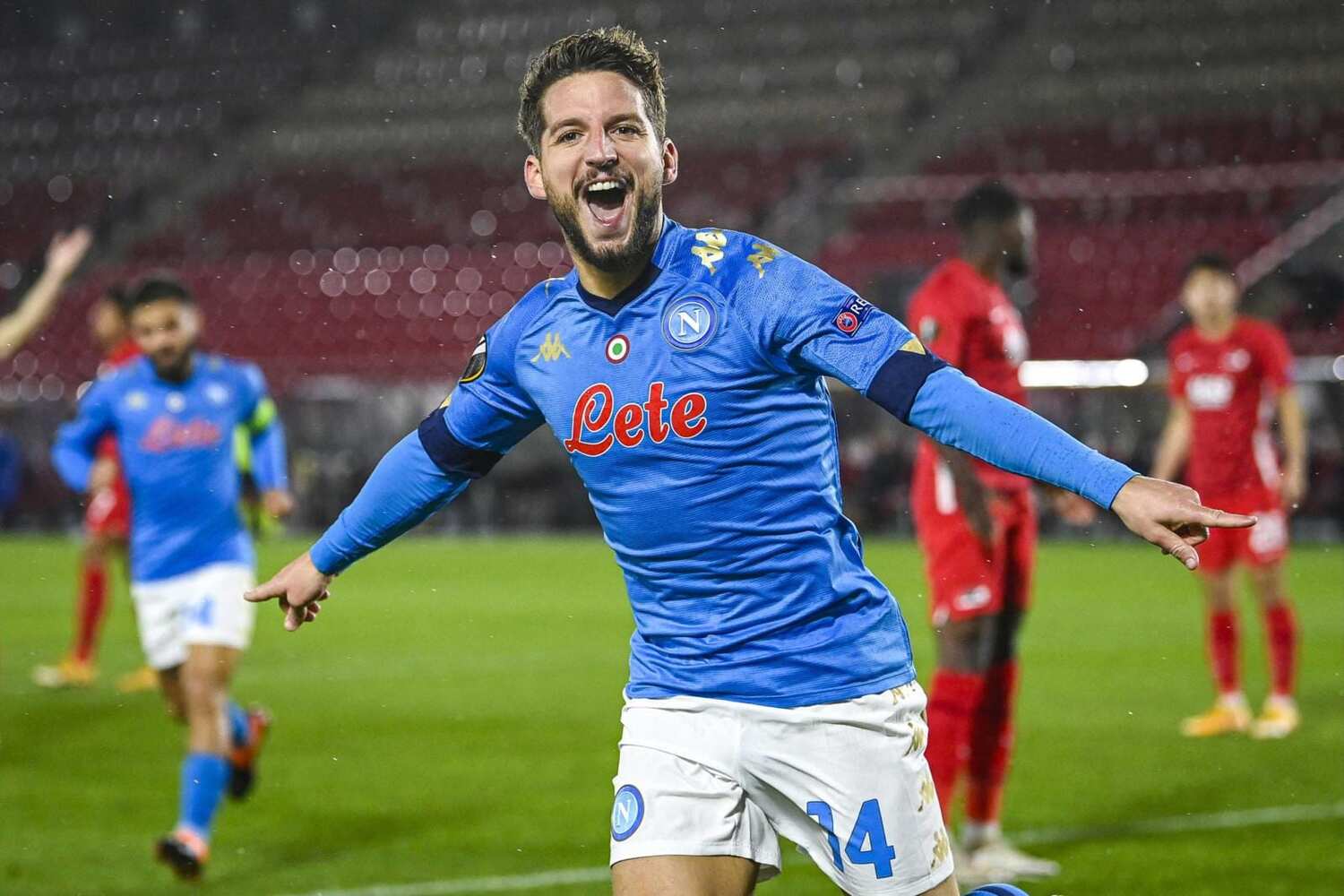 Europa League, il Napoli pareggia con l'Az Alkmaar: non basta Mertens