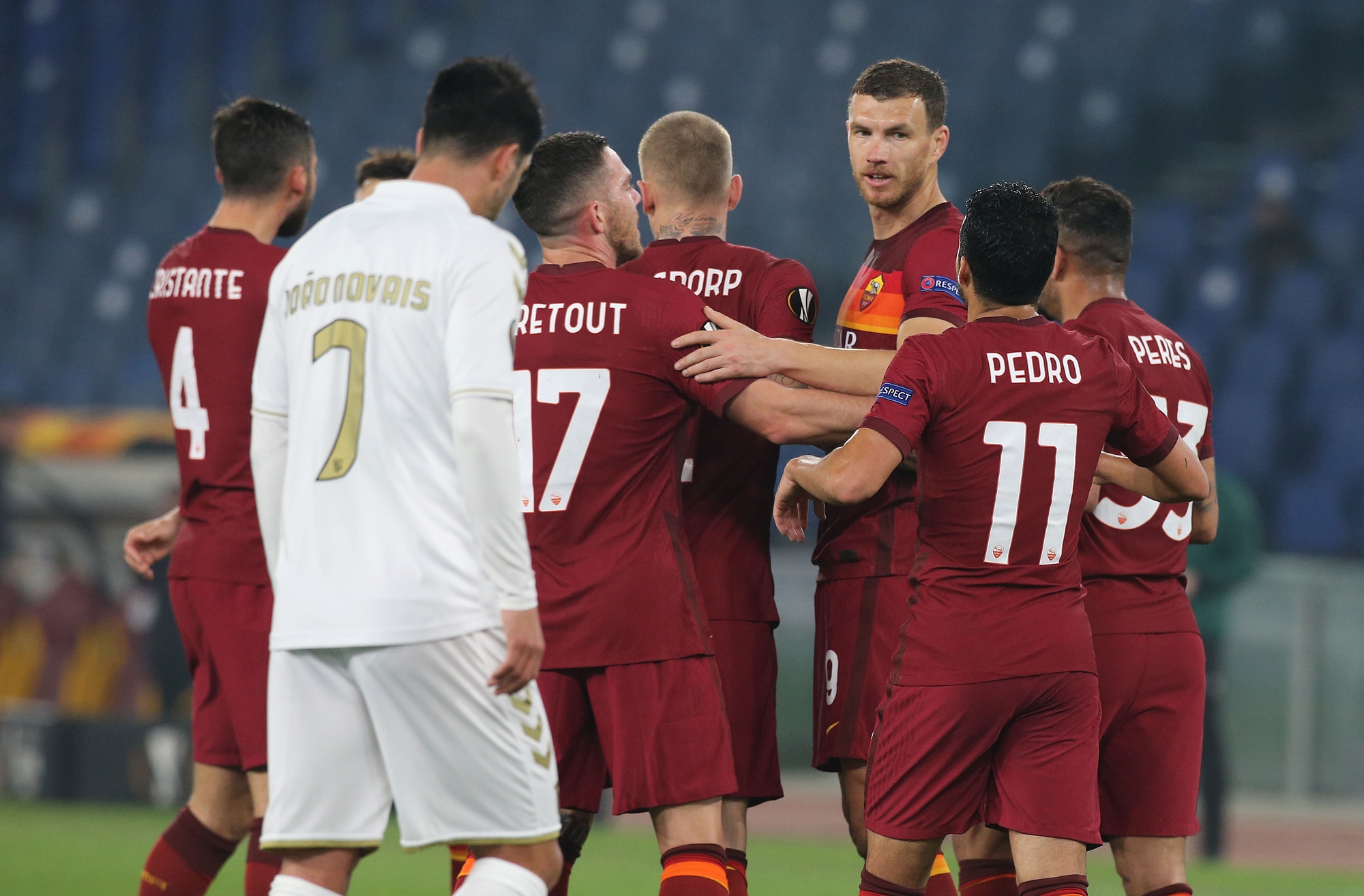 Roma agli ottavi di Europa League: Dzeko, record e ko