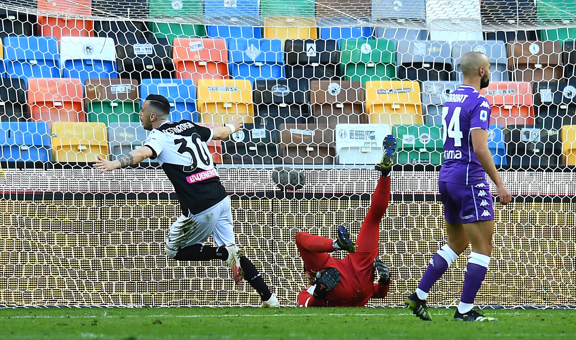 Udinese all'ultimo respiro: Nestorovski condanna la Fiorentina