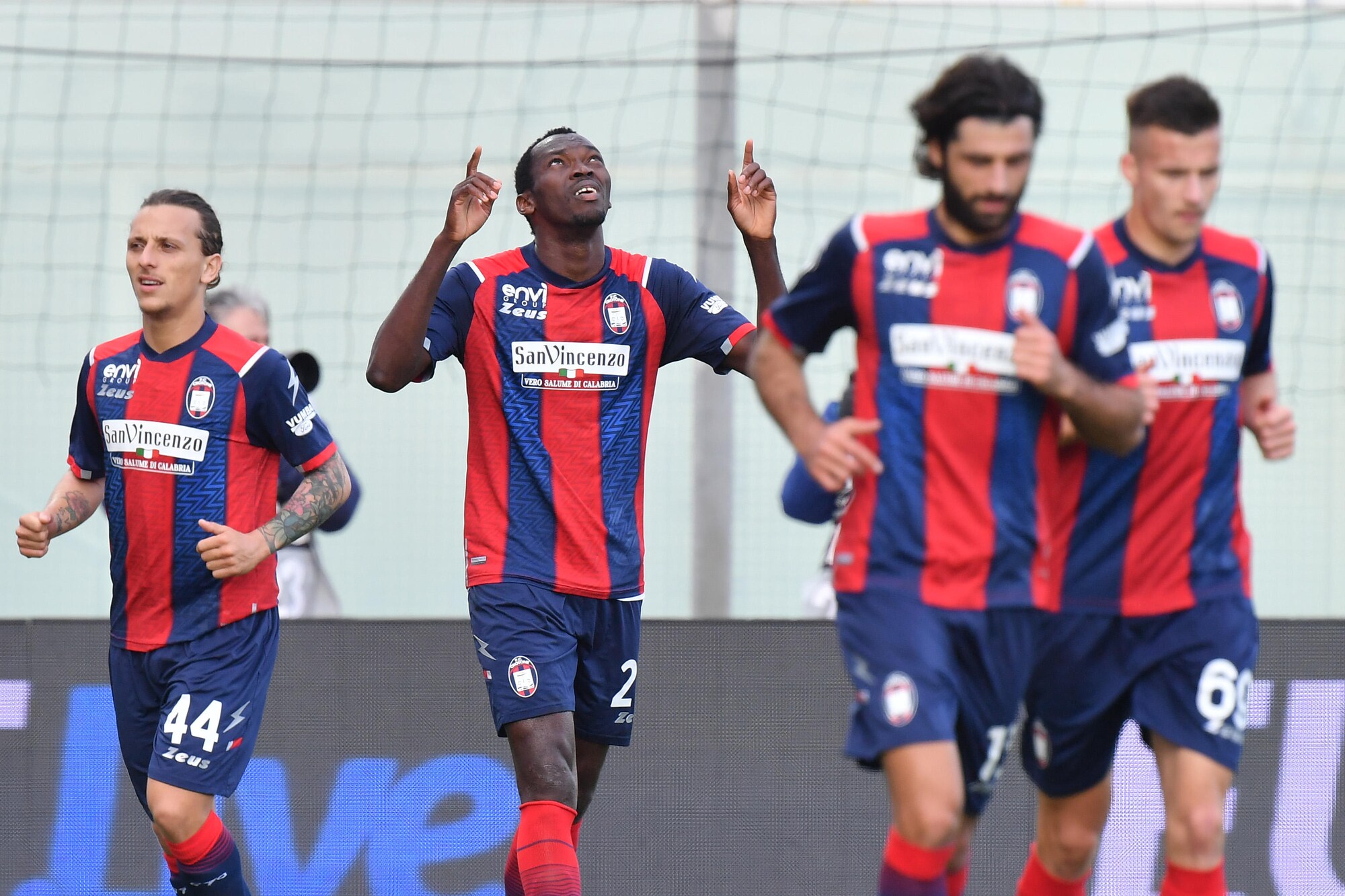 Primi tre punti di Cosmi a Crotone: 4-2 al Torino