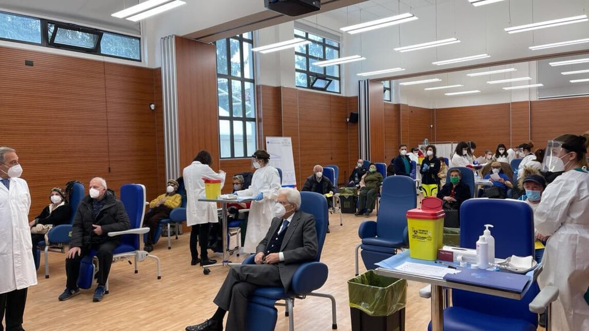Mattarella vaccinato allo Spallanzani con il vaccino Moderna