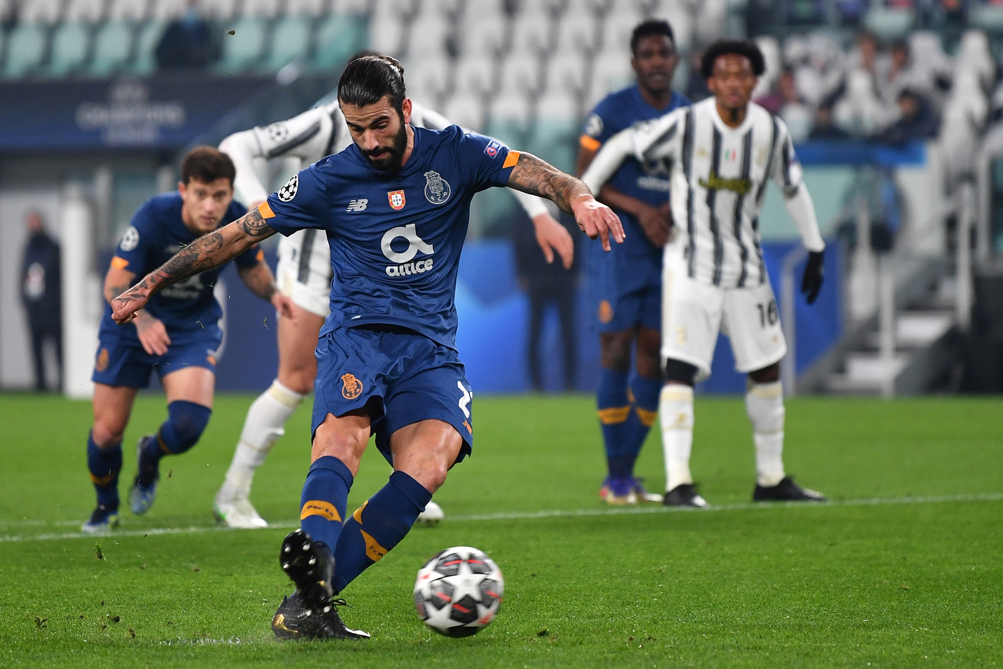 Calciomercato, la Roma piomba su Sergio Oliveira: l'anti-Juventus