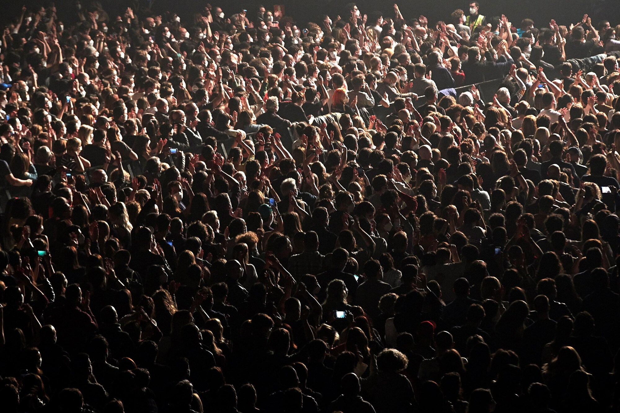 Concerto rock per 5000 a Barcellona: l'esperimento in era Covid