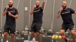 Higuain balla e canta, che show: "Sembra Giobbe Covatta"