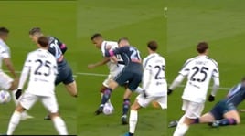 Juve-Napoli: la sequenza del contatto tra Alex Sandro e Zielinski