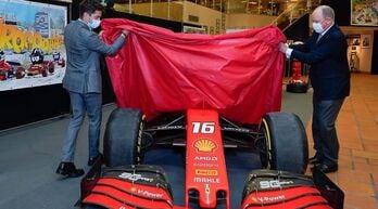 Leclerc, la Ferrari SF90 regalata da Maranello finisce nel garage del principe Alberto