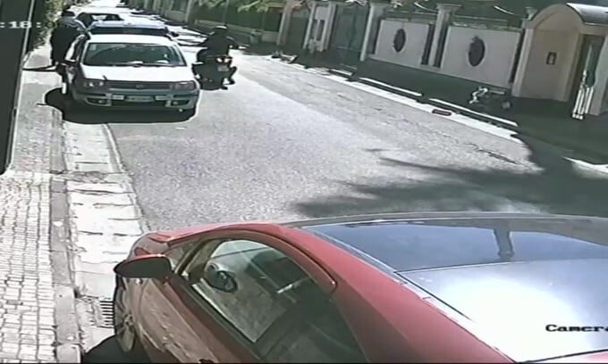 Range Rover Evoque rubato in 30 secondi a Napoli