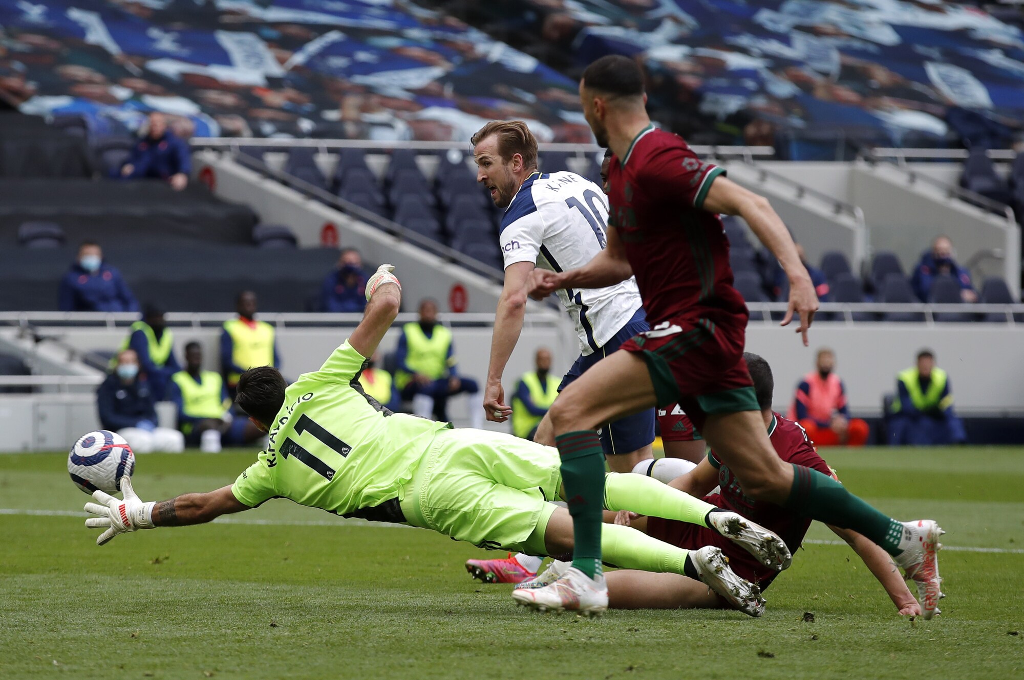 Kane e Hojbjerg lanciano il Tottenham, ok il Crystal Palace
