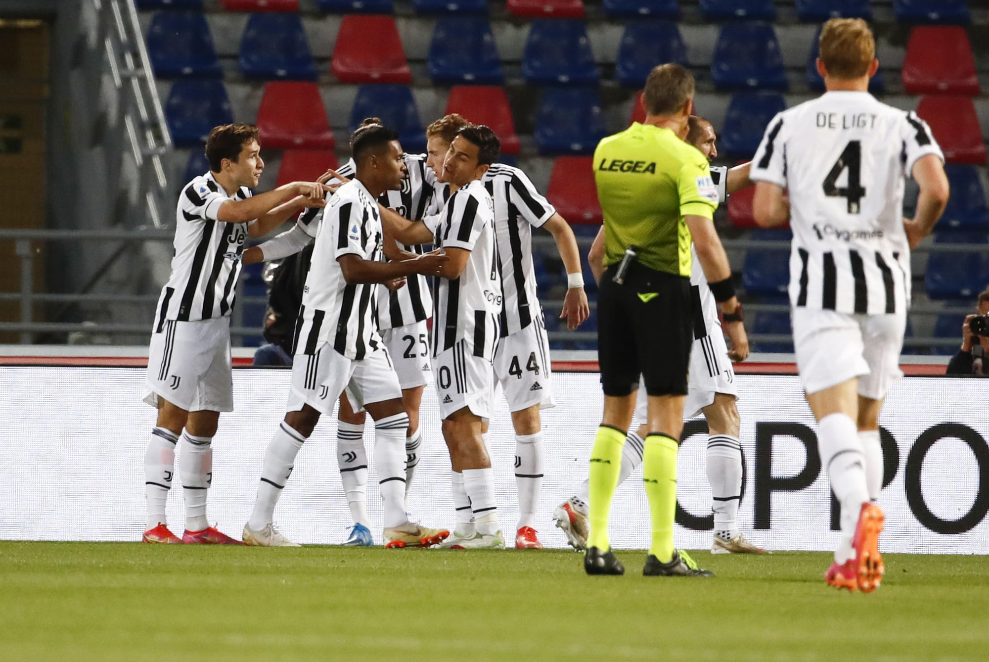 Guarda la galleryPoker show della Juve a Bologna: Pirlo è in Champions League 221915382 07e55770 f1f8 4d7c a6c6 558e6e73cdf5 - Mihajlovic furioso arriva alle parolacce: il retroscena
