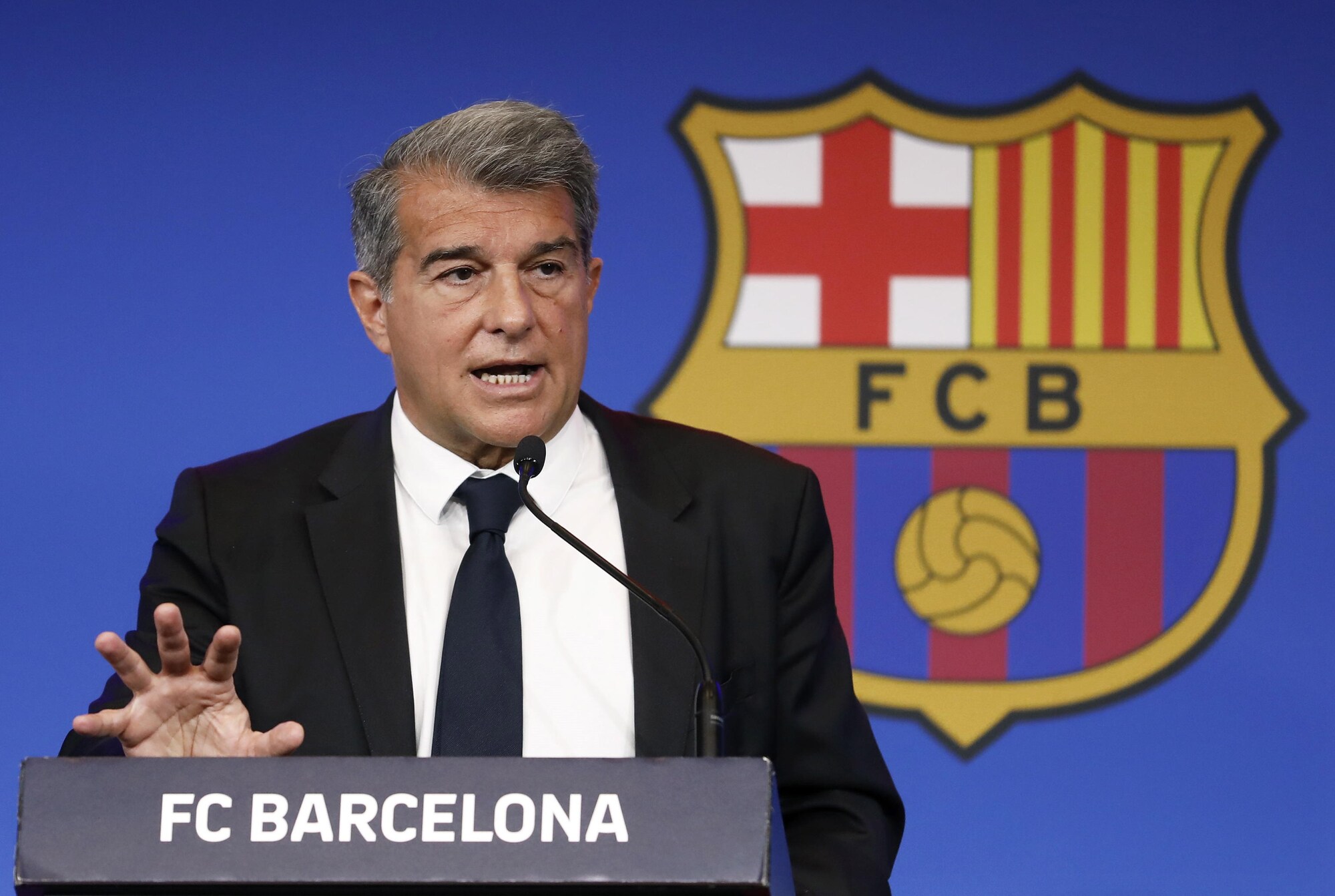 Barcellona, Laporta: “Speravo Messi restasse anche gratis“