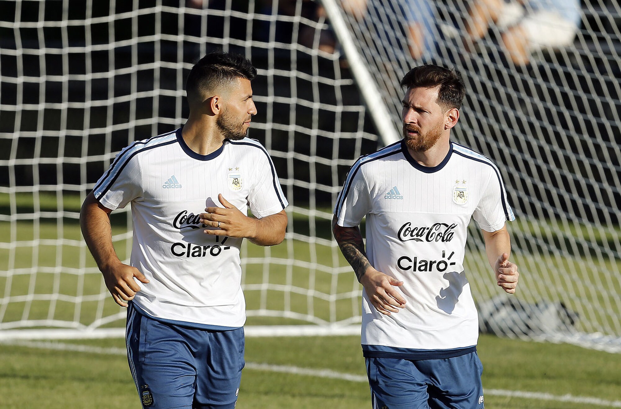 Aguero: “L'addio di Messi al Barcellona uno shock per me“