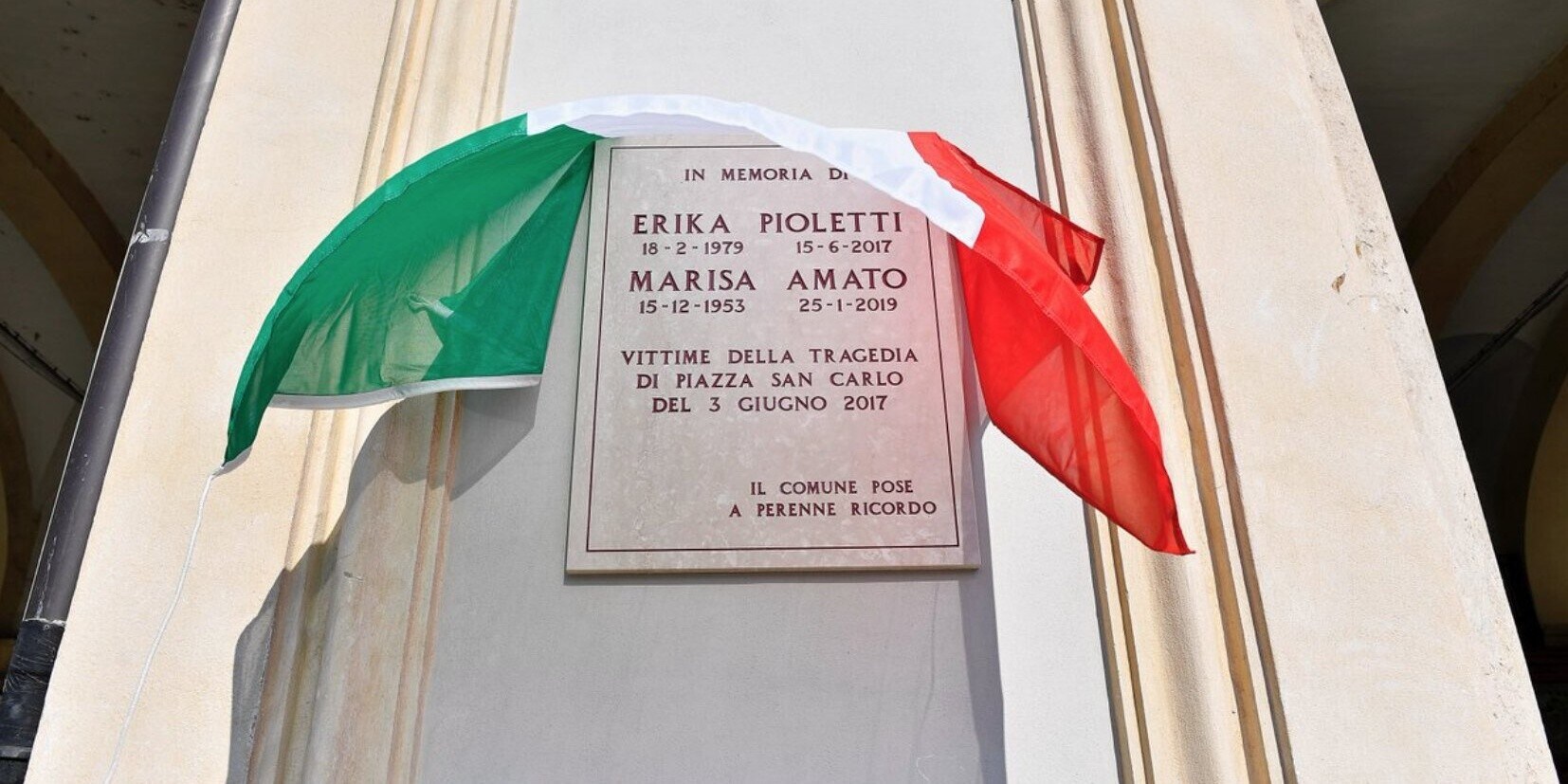 Piazza San Carlo, la Juve ricorda Erika e Marisa con una targa
