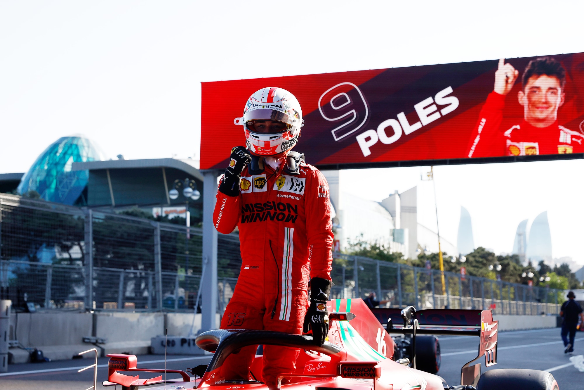 153935045 a3c5bc5c cc26 4d83 9000 54dd35f4d739 - Ferrari, Leclerc in pole a Baku: "Pensavo di aver fatto un giro schifoso" 153935045 a3c5bc5c cc26 4d83 9000 54dd35f4d739 - Ferrari, Leclerc in pole a Baku: "Pensavo di aver fatto un giro schifoso"