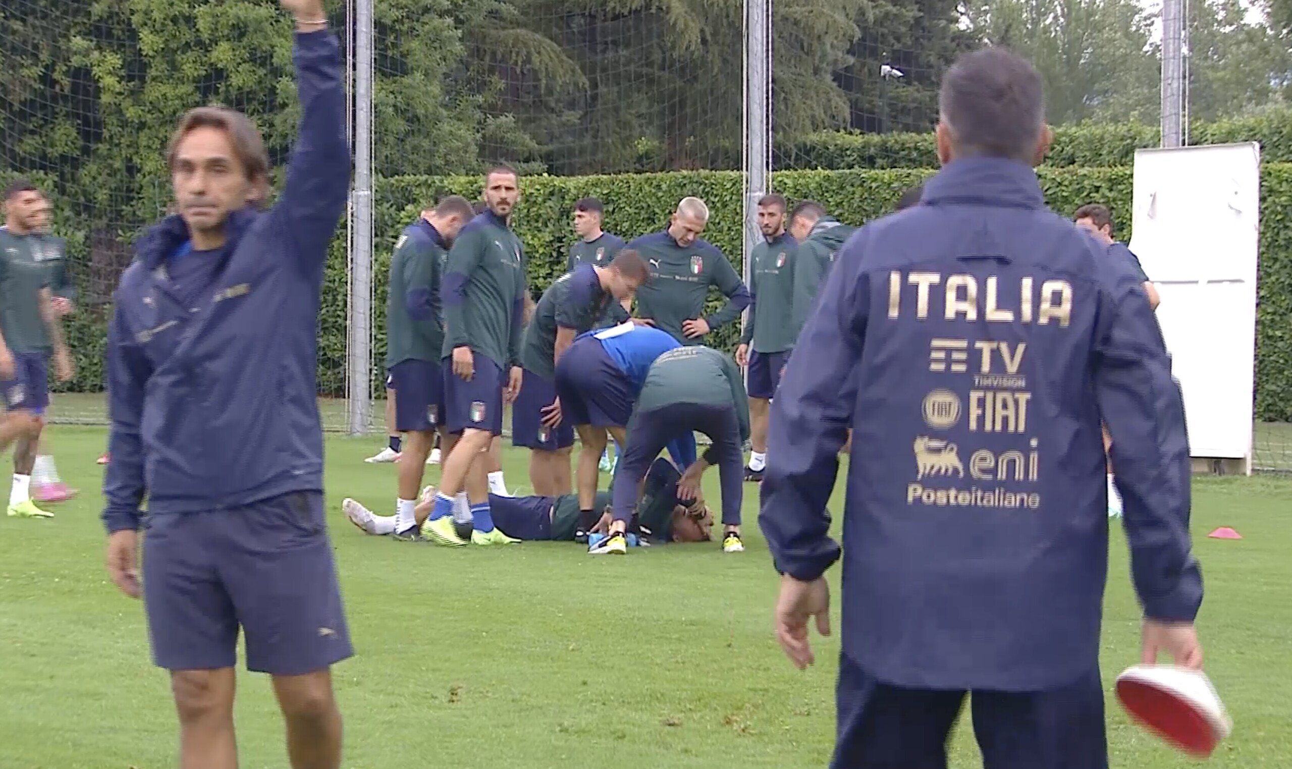 Paura per Immobile: pallonata in faccia durante il torello