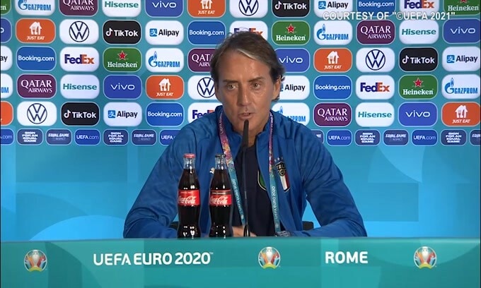 Mancini scherza: "Spero stanotte di dormire.."